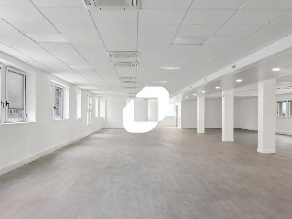 Bureaux 769 m²