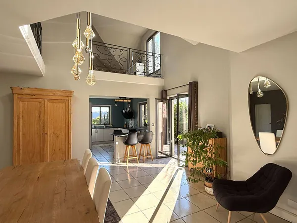 Maison de plain-pied 6 pièces 223 m²