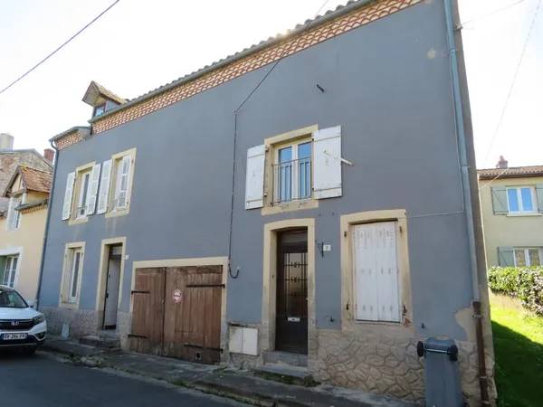 Ensemble de 2 maisons de bourg à rénover avec garage et jard