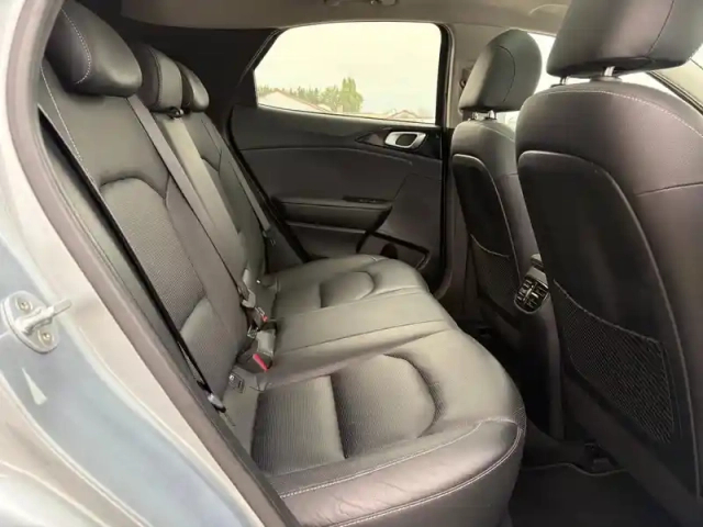 Kia Xceed 1.4 t-gdi 140ch premium dct7 — photo 9
