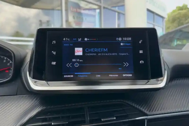 Peugeot 2008 puretech 100 s&amp;s bvm6 — photo 16
