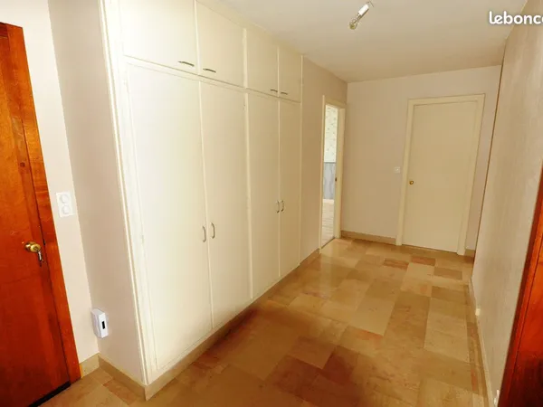 A louer Appartement 4 pièces à Navenne