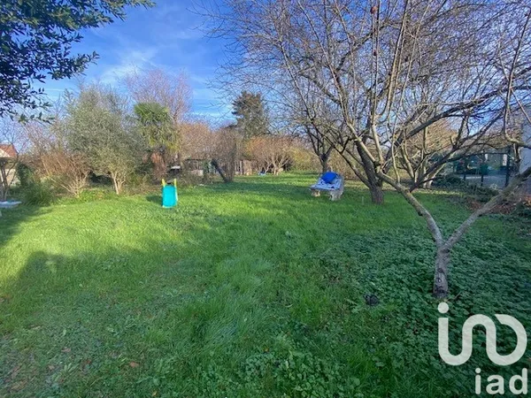 Terrain 621 m²