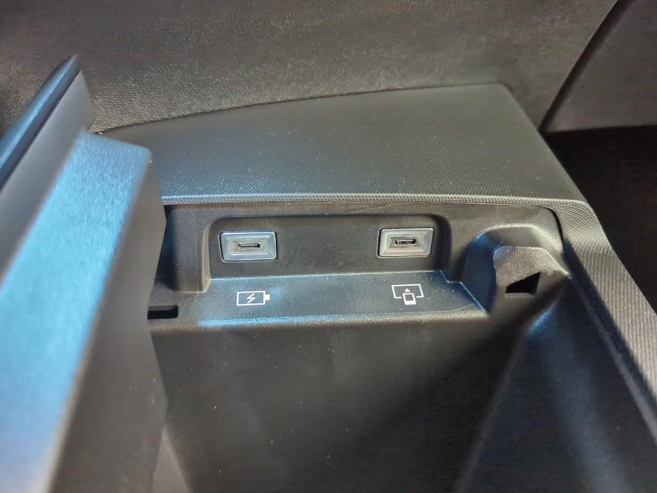 Peugeot 3008 hybrid 145 e-dcs6 gt — photo 25