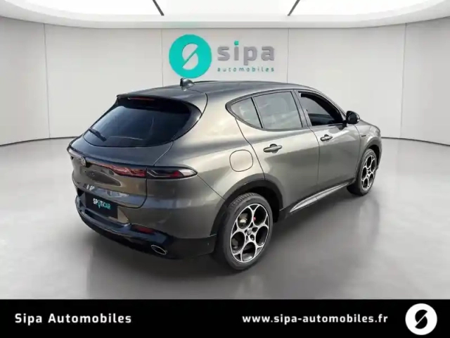 Alfa Romeo Tonale 1.3 hybride rechargeable phev 280ch at6 e-q4 — photo 5