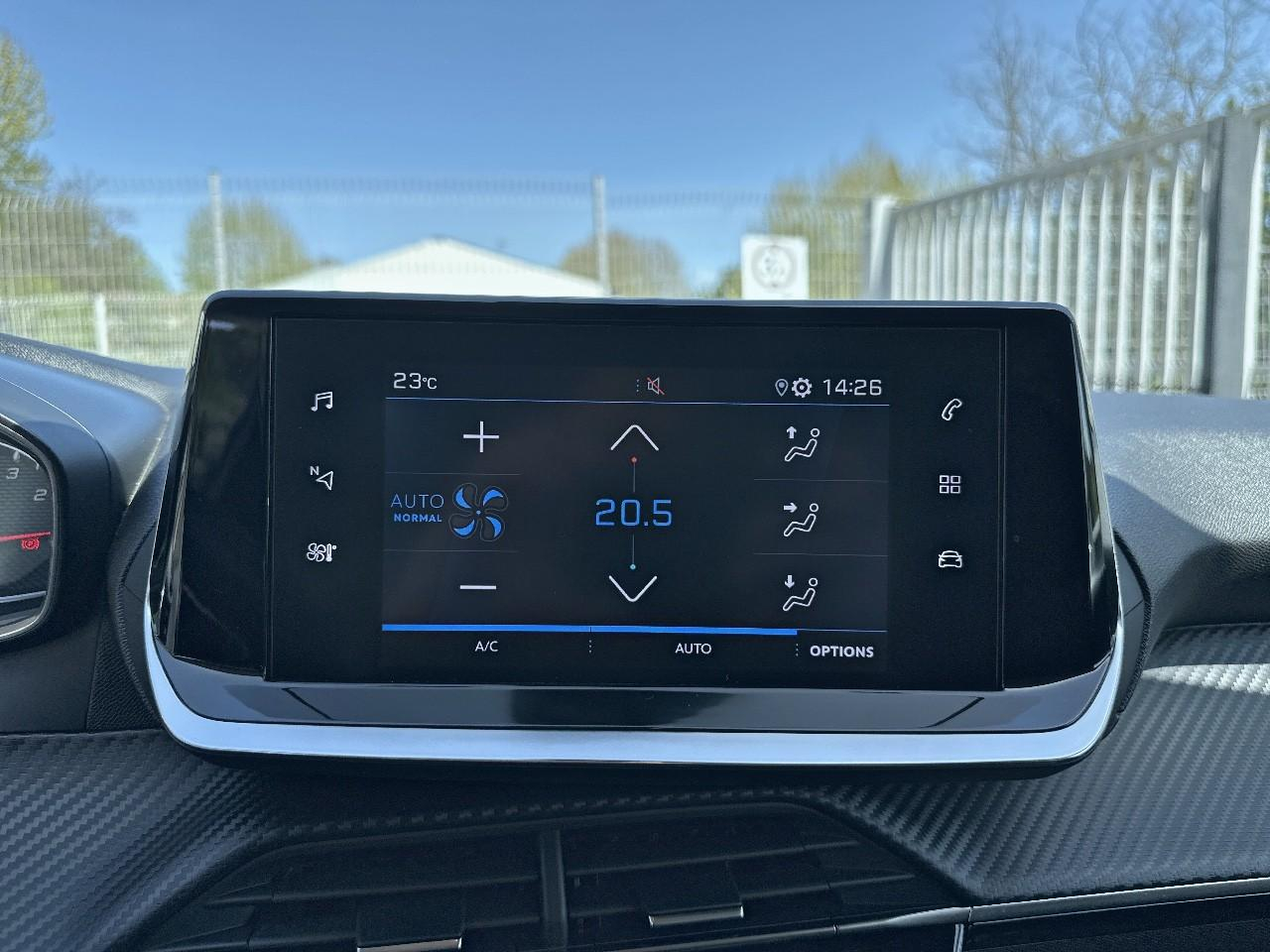 Peugeot 208 1.2 puretech 100ch s&s allure eat8 — photo 14
