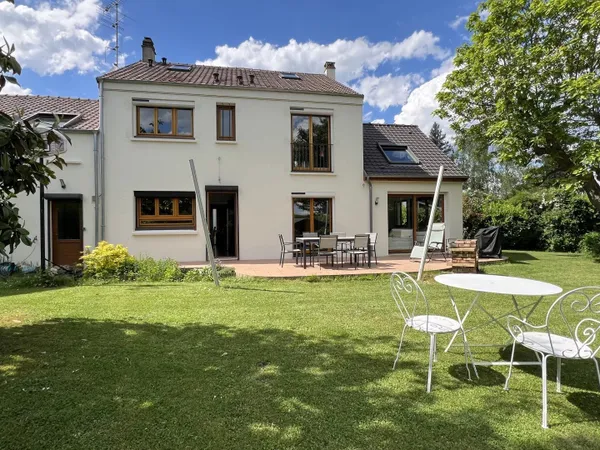 MAISON FAMILALE 5/6 CHAMBRES JARDIN 830 M²