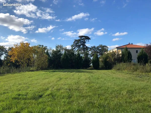 Magnifique grand terrain constructible