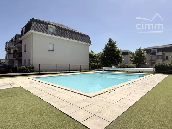 NOUVEAU BIEN À VENDRE – Appartement 3 pièces avec piscine