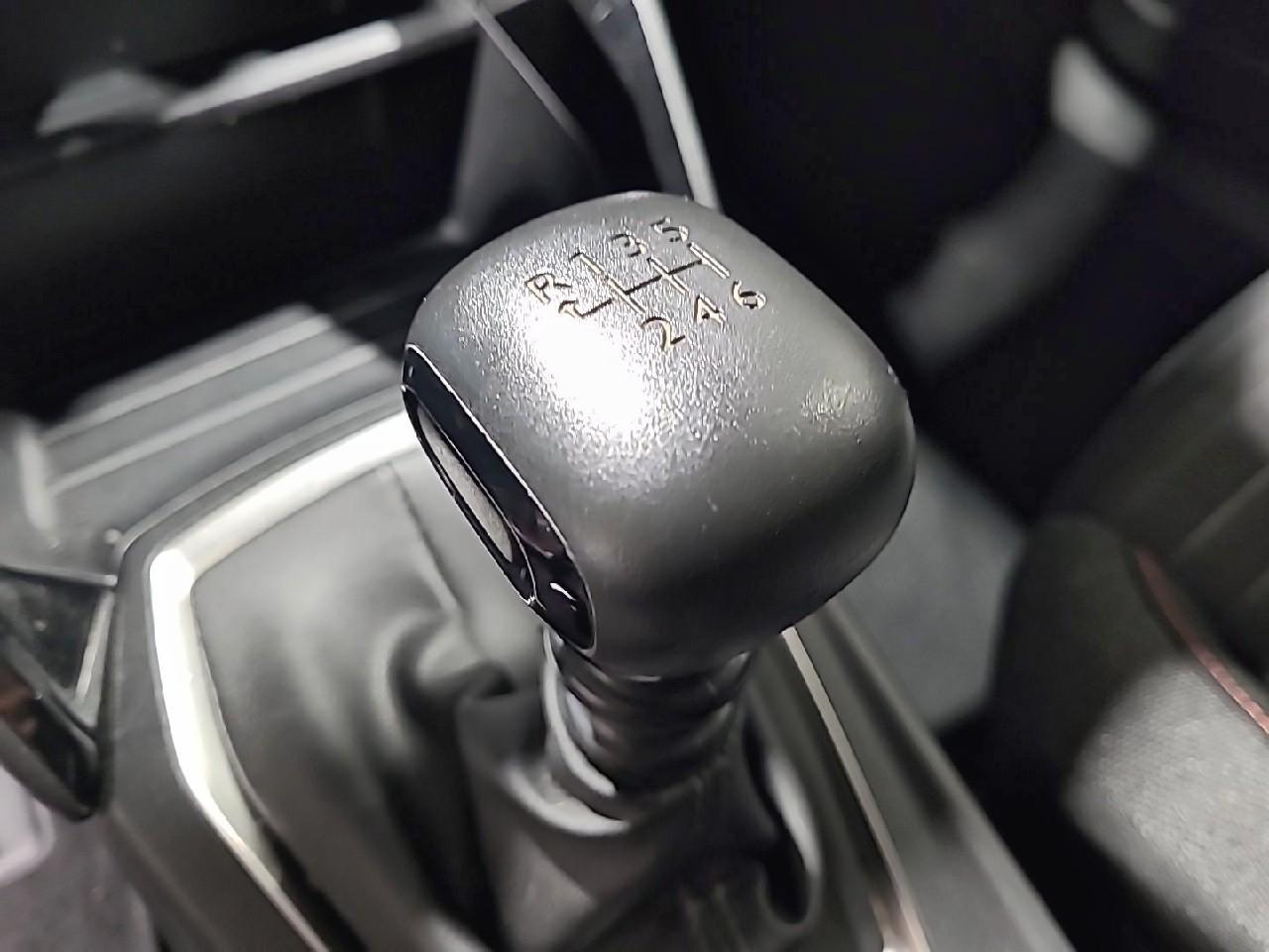 Peugeot 2008 puretech 100 s&s bvm6 active — photo 20