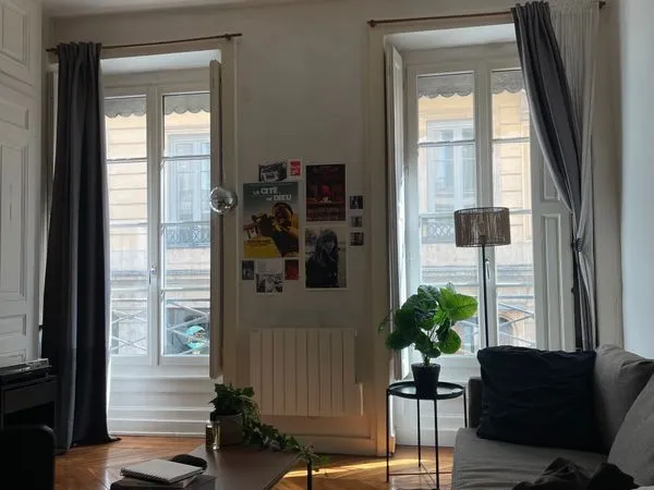 Beau T2 meuble quartier Ainay Lyon 2