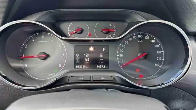 Opel Crossland X 1.2 turbo 130 ch bva6 — photo 24