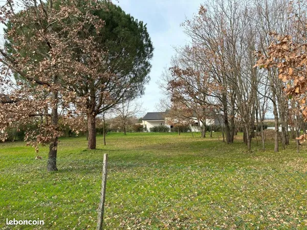 Terrain 623 m² Larra