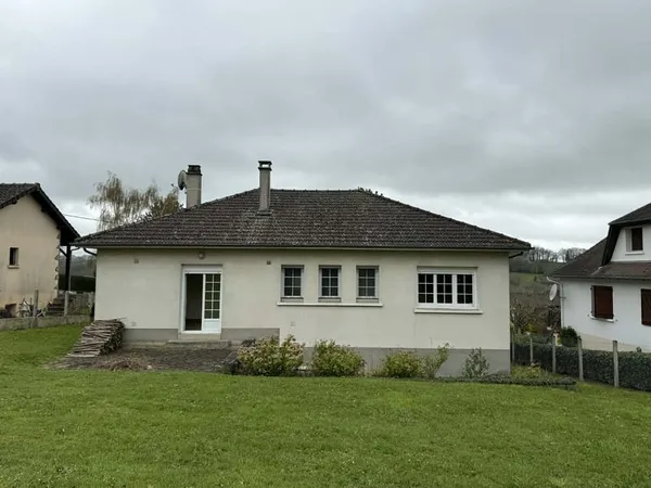 Grande maison proche centre de PIERRE BUFFIERE