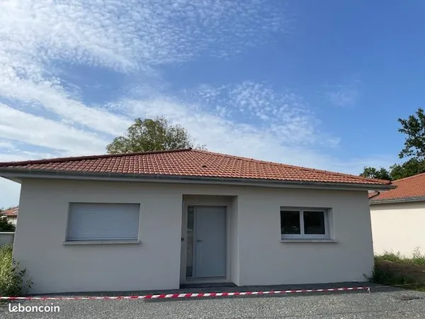 COISE 69590 maison neuve au coeur du village