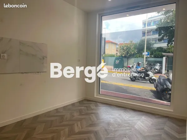 Local bureaux 21 m²