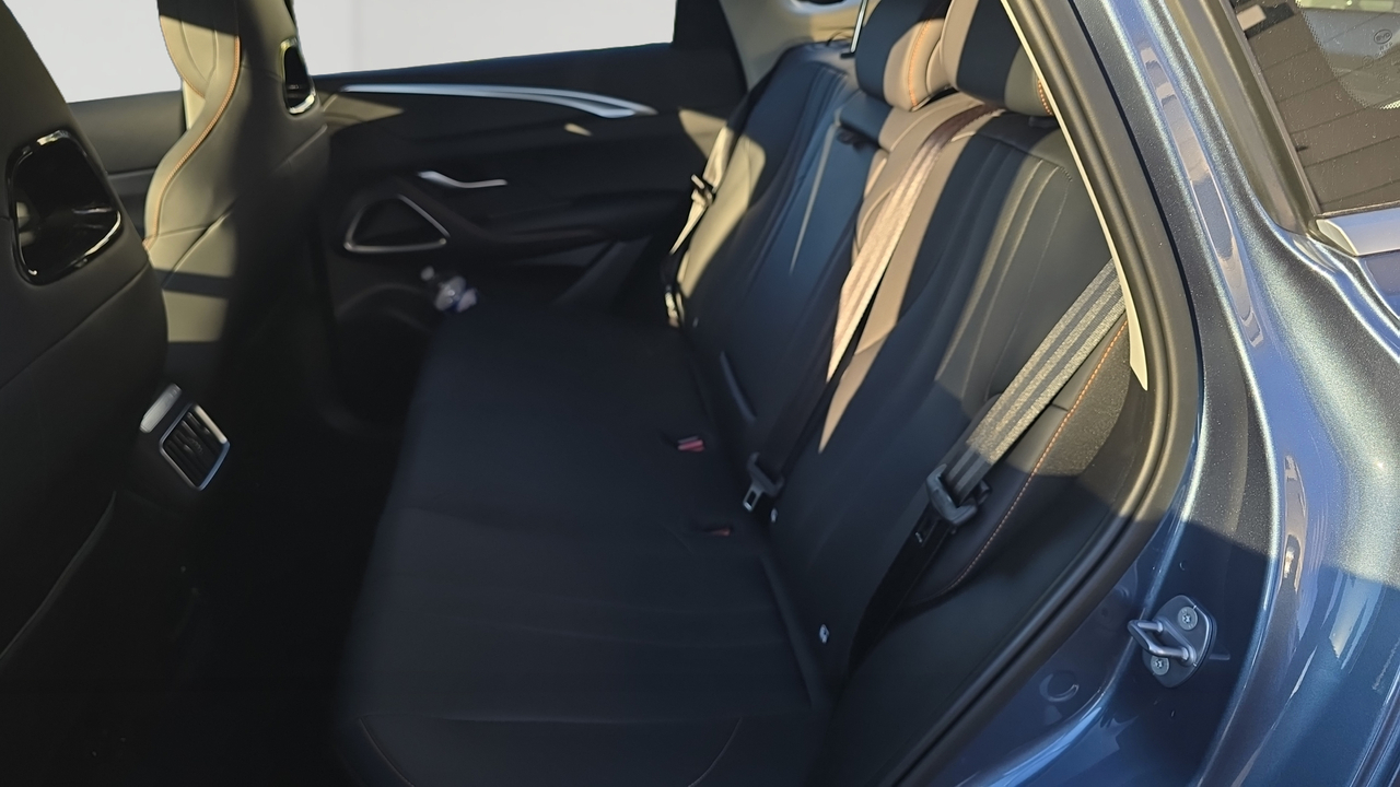 BYD Sealion 5 1.5l DM-i 212 ch PHEV — photo 12