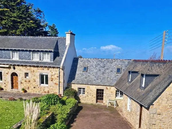 TREVOU-TREGUIGNEC - Ensemble Immobilier