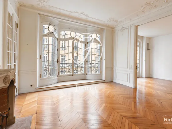 Paris 17e - AMPÈRE / WAGRAM - Appartement - 5 pièces - 155,10m² Carrez - 3 chambres - studio au RDC 
