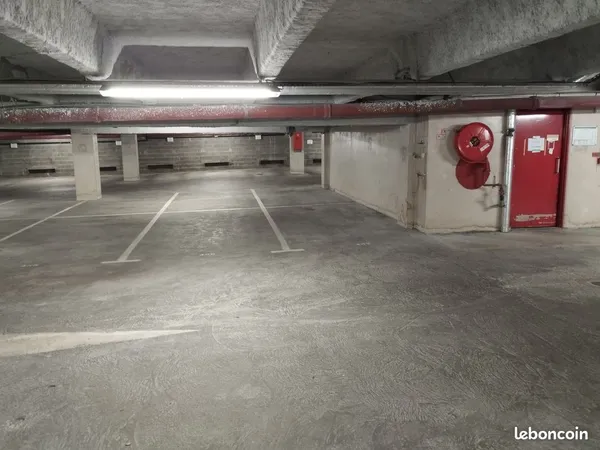 Stationnement Location Saint-Étienne   50€