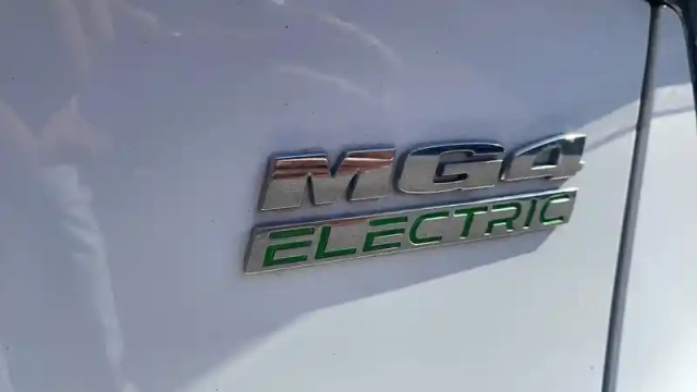 Mg Mg4 electric 51kwh - 125 kw 2wd — photo 33