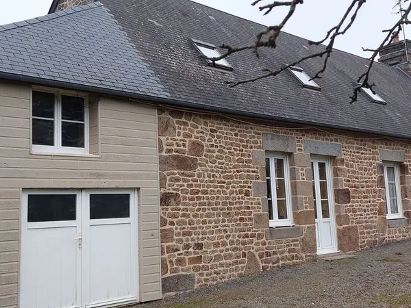 Corps de ferme maison 7 pièces terrain 10ha50ca