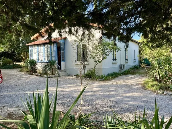 Maison avec dépendance au coeur du village des Matelles