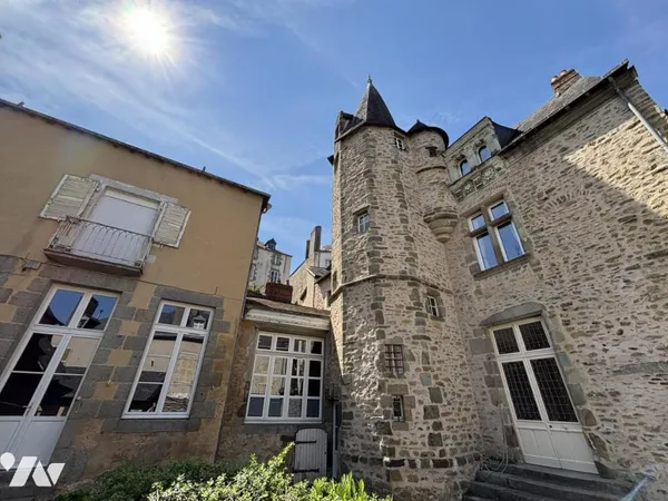 Maison 7 pièces 218 m²