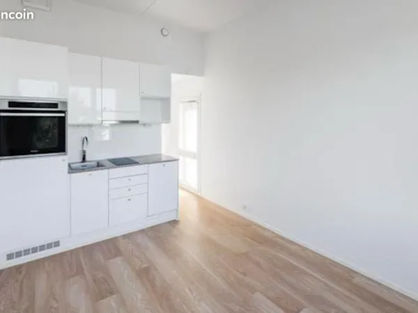 Coulommiers - Beau T2 de 28 m² entièrement rénové avec parking et cave
