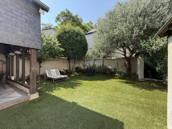 Maison 9 pièces 260 m²