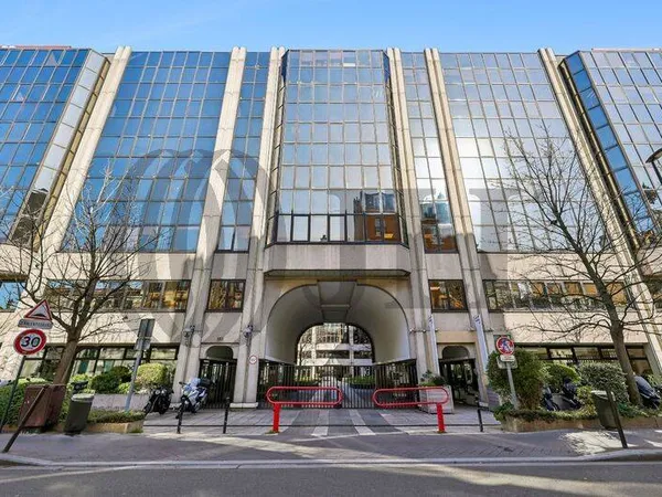 Bureaux 820 m²
