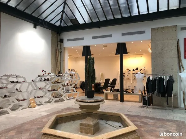 Local commercial 180 m² PARIS 02
