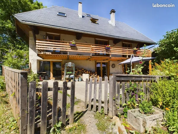 Maison 7 pièces 190 m² au calme à la montagne