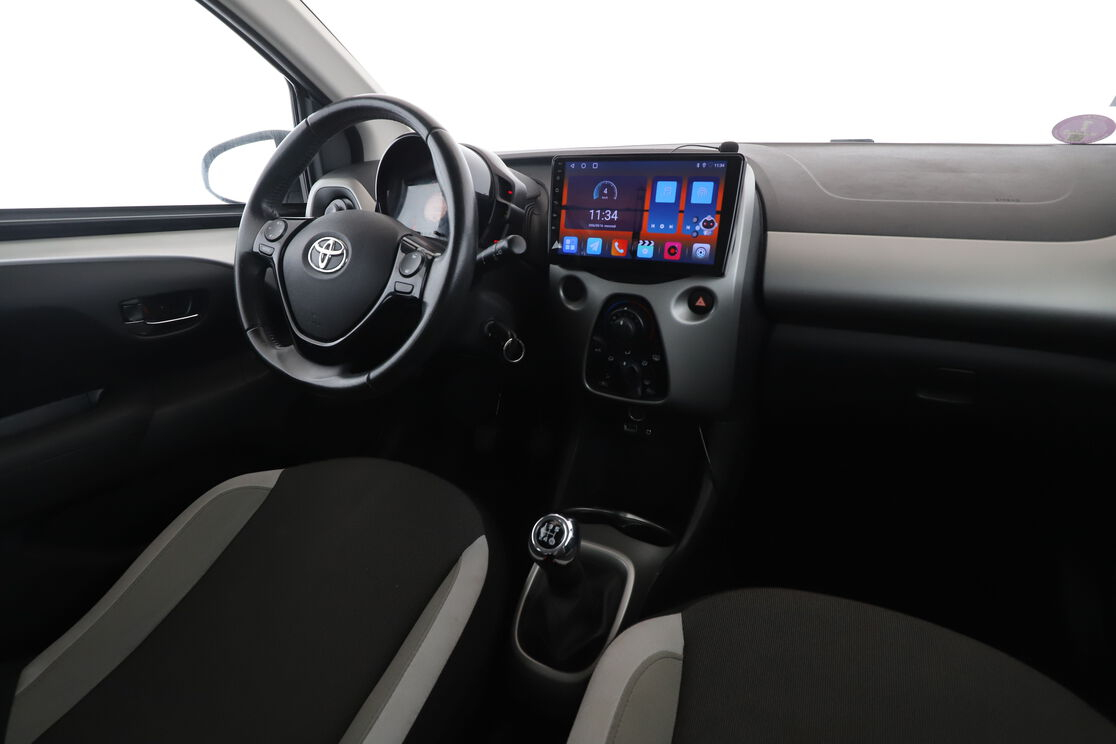 Toyota Aygo 1.0 VVT-i X-Play — photo 12