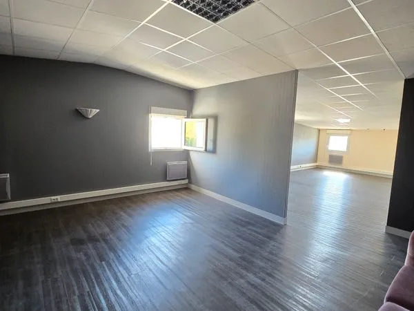 À LOUER - BUREAUX / LOCAL PROFESSIONNEL DE 120 m² - PÔLE 45