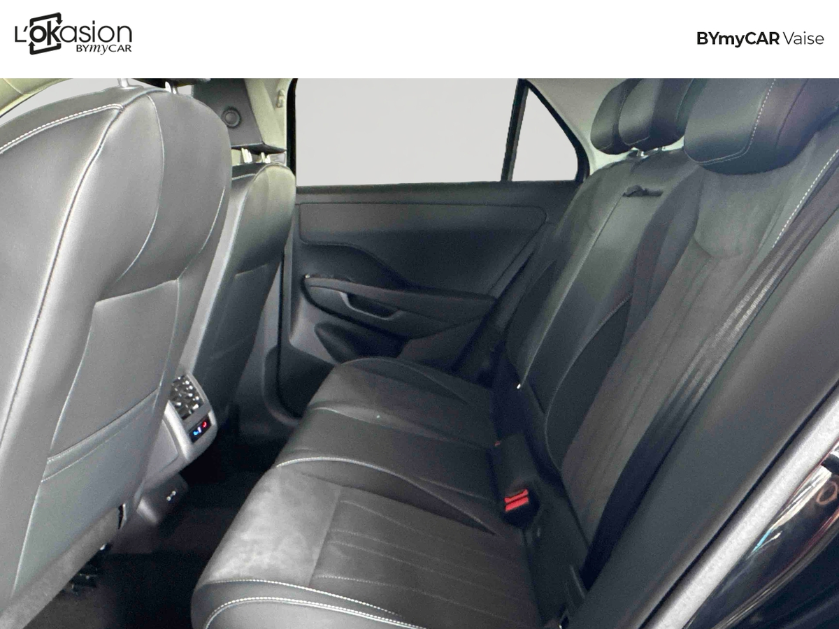 Volkswagen T-Roc 1.5 eTSI Hybrid 150 ch DSG7 — photo 12