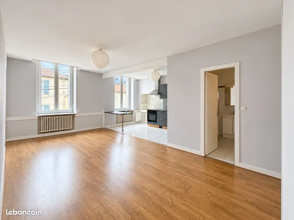 Appartement T5 - 116 m² - 1er étage