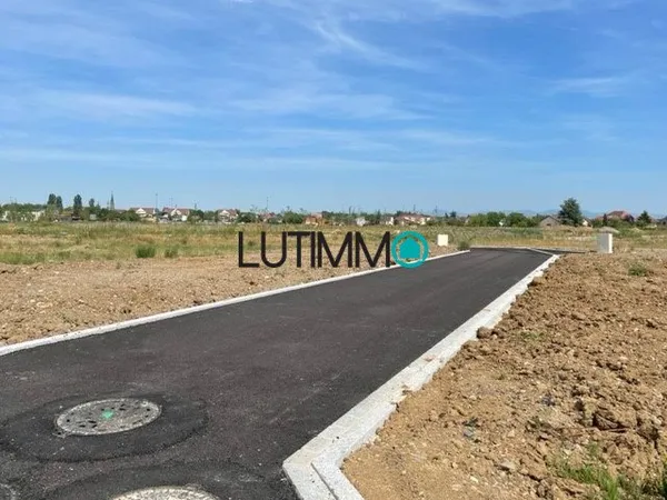 Terrain 716 m²