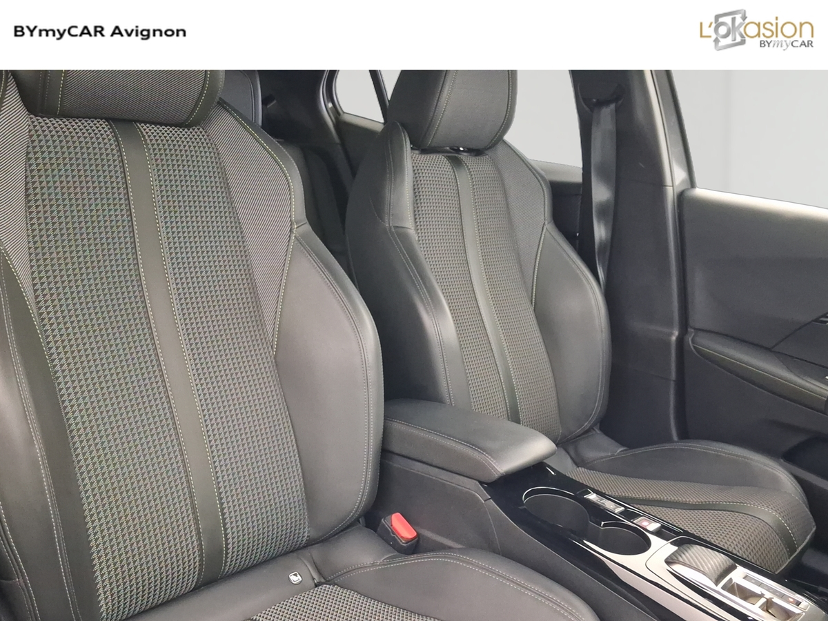 Peugeot 2008 PureTech 130 S&amp;S EAT8 — photo 27