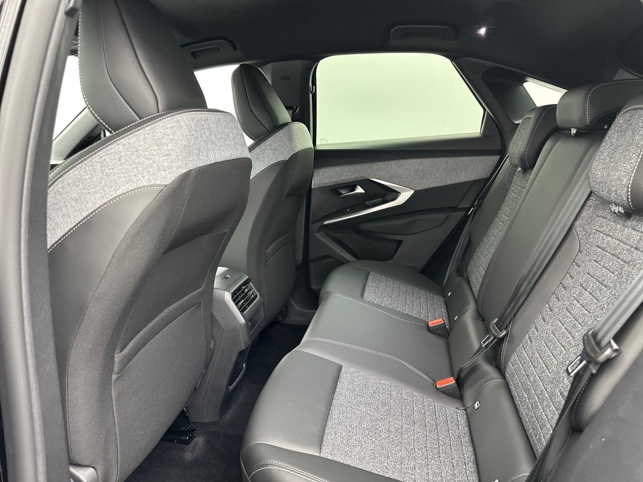 Peugeot 3008 hybrid 145 e-dcs6 allure — photo 12