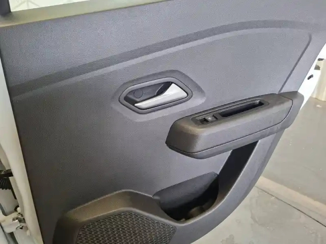 Dacia Sandero sce 65 — photo 22