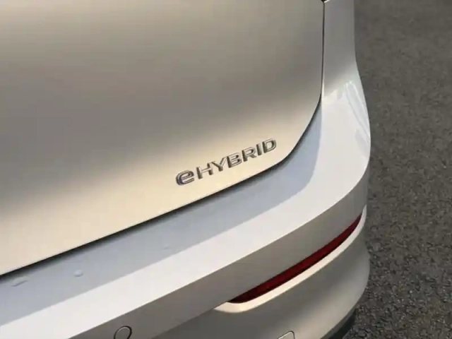 Volkswagen Golf 1.4 ehybrid opf 204ch style dsg6 — photo 14