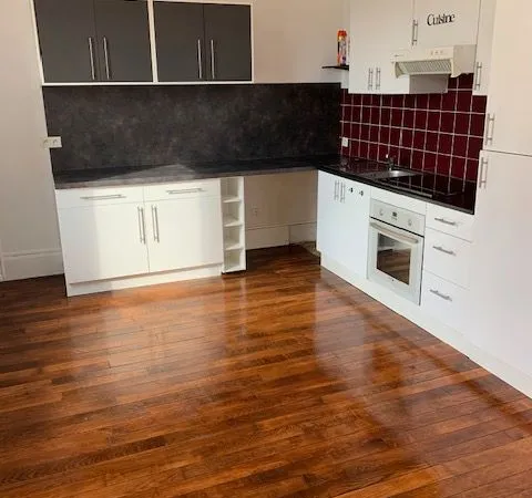 Appartement F3 1er étage maison