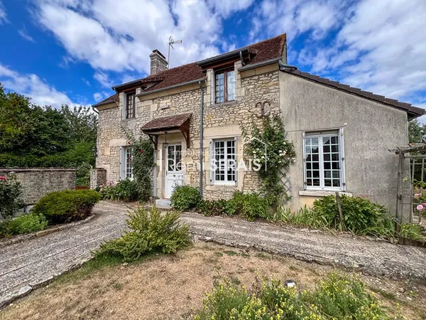 Maison en pierre avec 3 chambres à vendre entre ARGENTAN et FALAISE à RI