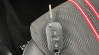 Opel Corsa 1.2 Turbo 100ch Elegance — photo 16