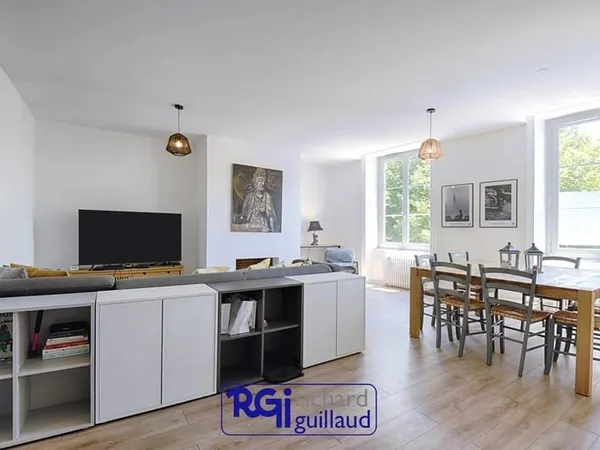 APPARTEMENT T4 RENOVE - 3 CHAMBRES - 2 SDB -130m²