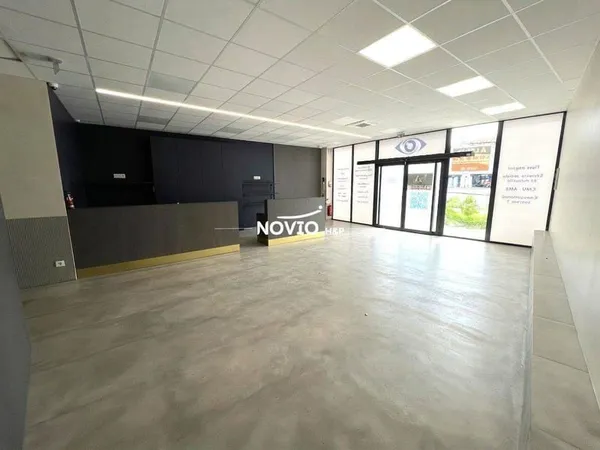 Local commercial 295 m²