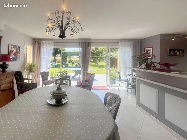 Maison 7 pièces 186 m²