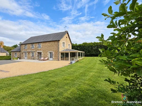 Maison 8 pièces 240 m²