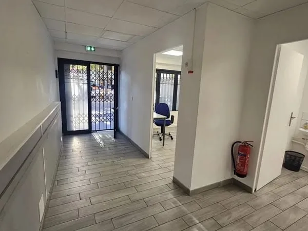 Commerce Location Gardanne 2p 47m² 1130€